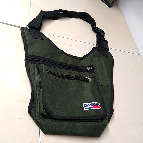 us sports Handbags - 🔴US Sports Green Canvas Crossbody Fanny Pack